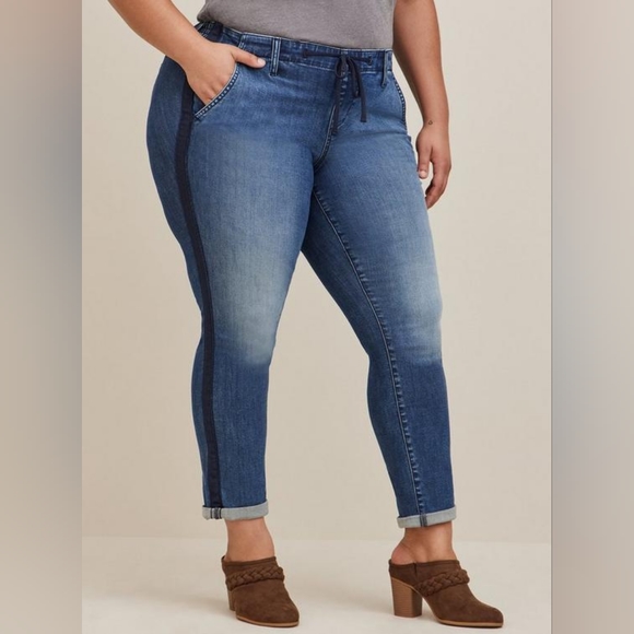🆕️ Torrid Pull On Boyfriend Straight Super Soft Mid Rise Jeans in Venus - 2X - Picture 2 of 14